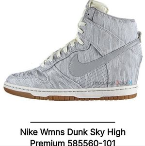 Rare Nike Dunk Sky High Swoosh Wedge Sneaker 585560-101 Size 8
